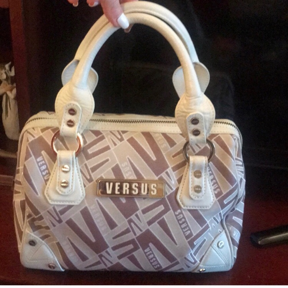 VERSUS handbag white nude beige with golden zipper